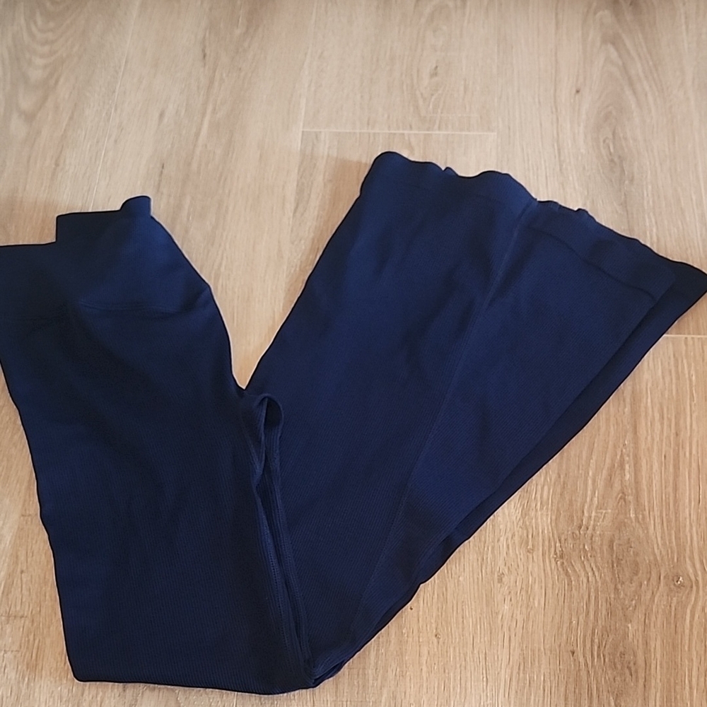 Ribbed Navy Flare Leggings